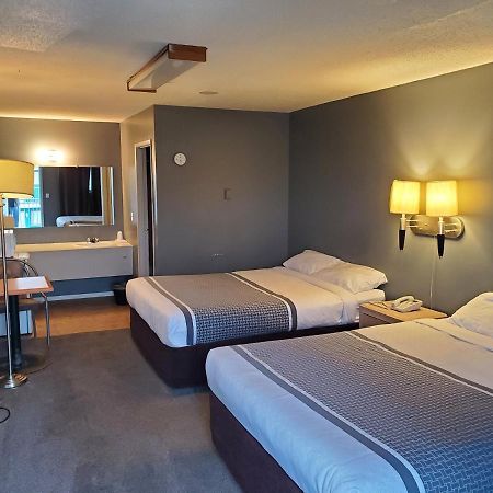 Wild Rose Country Inn แกรนด์แพร์รี ภายนอก รูปภาพ